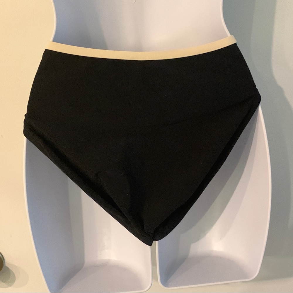 Victoria's Secret Classic Black Bikini Bottom with Pink Piping Size Small - Picture 10 of 15